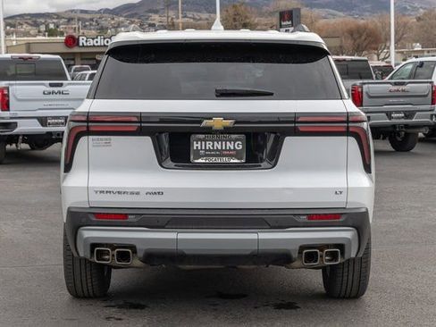 Certified 2024 Chevrolet Traverse LT image 4