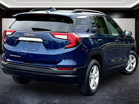 Used 2023 GMC Terrain SLE w/ Driver Convenience Package FWD image 6