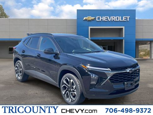 Used 2025 Chevrolet Trax RS w/ Driver Confidence Package image 1