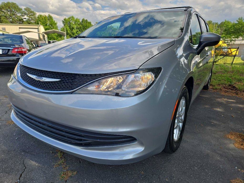 Used 2020 Chrysler Voyager Lxi FWD image 31