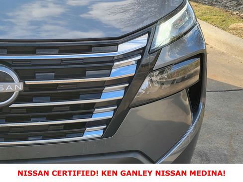 Certified 2025 Nissan Rogue SV image 10