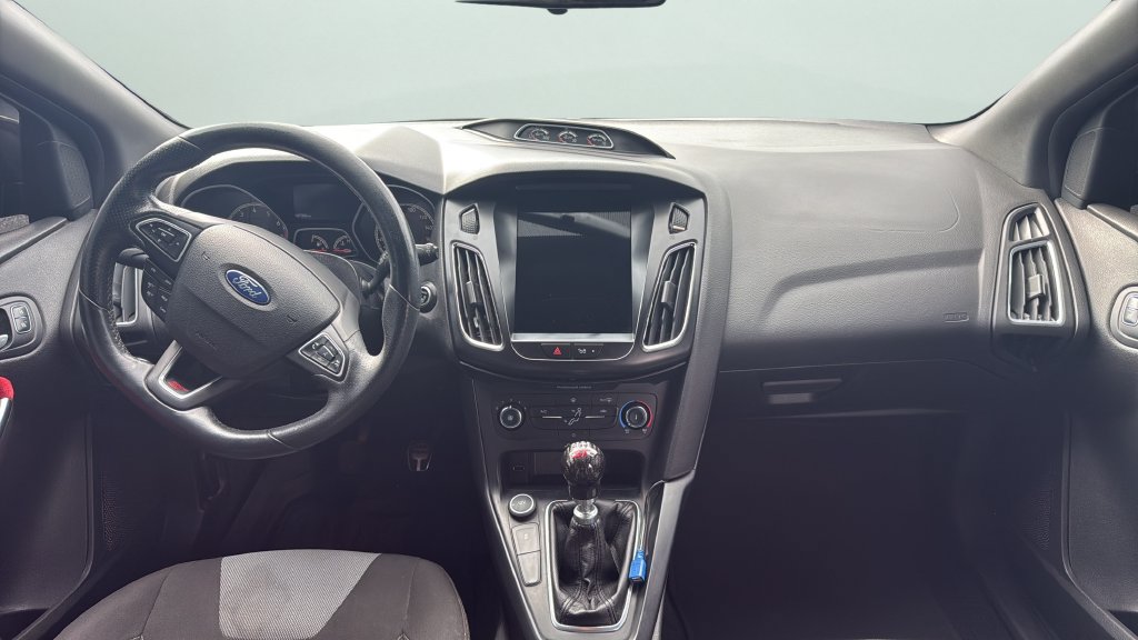 Used 2017 Ford Focus ST FWD image 6