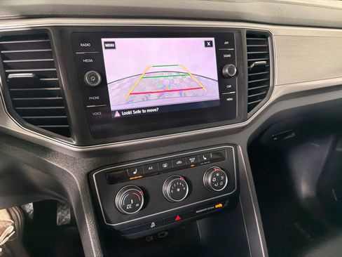 Used 2018 Volkswagen Atlas SE image 16