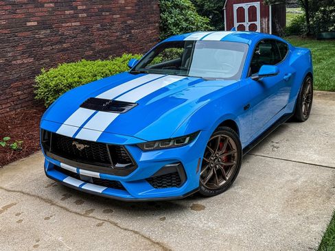 Used 2024 Ford Mustang GT Premium RWD image 6