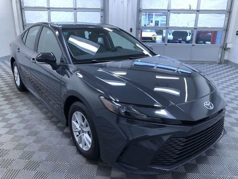 Used 2025 Toyota Camry LE image 35