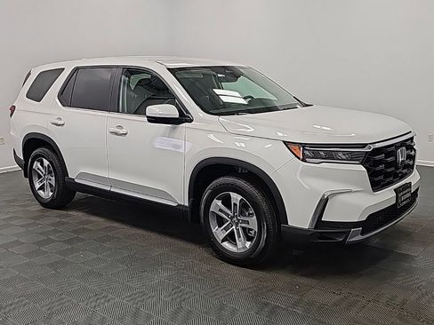 New 2025 Honda Pilot EX-L image 2