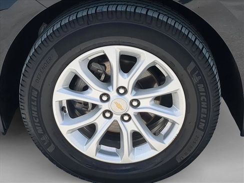 Used 2018 Chevrolet Equinox LT FWD image 23