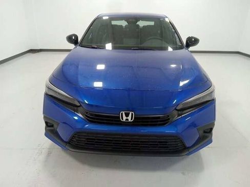 Used 2024 Honda Civic Sport image 2
