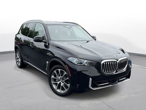Used 2024 BMW X5 xDrive40i w/ Premium Package AWD/4WD image 4