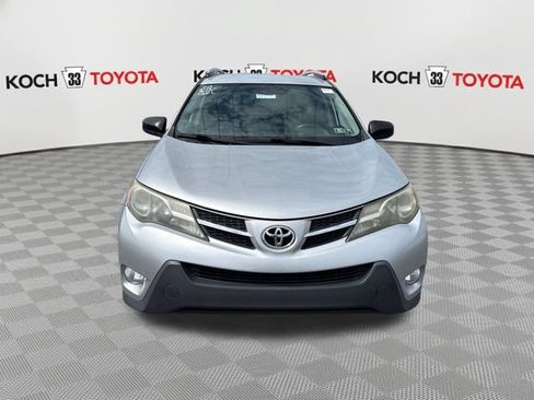 Used 2015 Toyota RAV4 LE AWD/4WD image 2