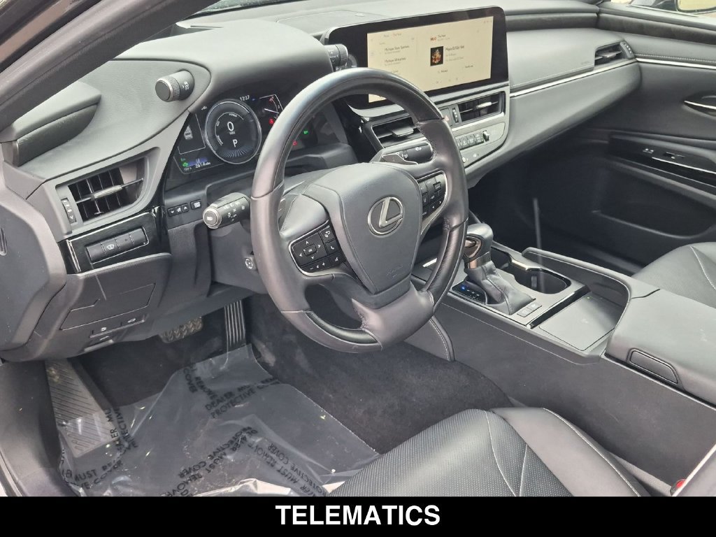 Used 2023 Lexus ES 300h w/ Accessory Package (Z2) FWD image 2