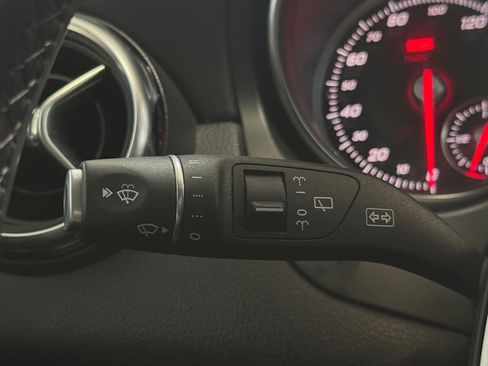 Used 2019 Mercedes-Benz GLA 250 4MATIC image 31