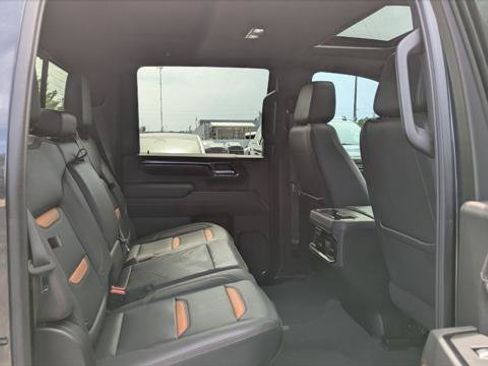Used 2024 GMC Sierra 2500 AT4 w/ AT4 Premium Plus Package AWD/4WD image 18