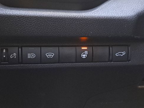 New 2025 Toyota RAV4 XLE image 29