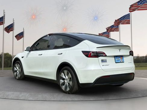 Used 2022 Tesla Model Y Long Range image 3