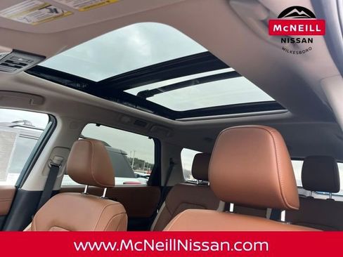 New 2026 Nissan Pathfinder Platinum image 28