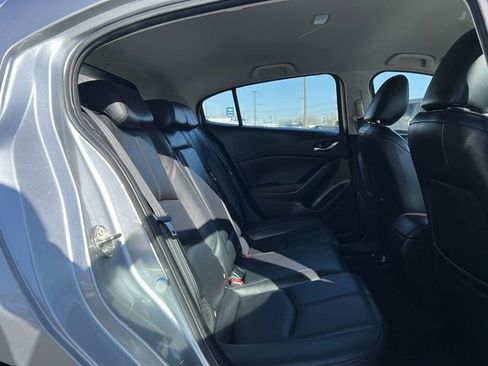 Used 2018 MAZDA MAZDA3 Touring image 18
