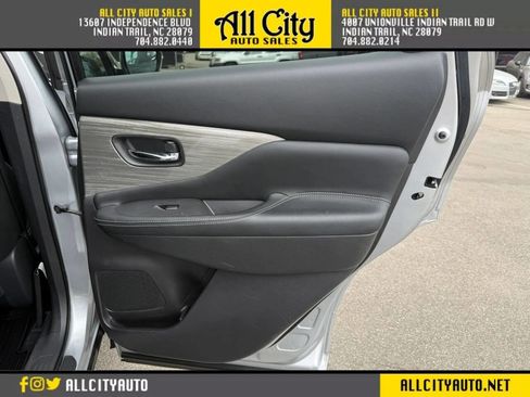 Used 2017 Nissan Murano SV image 16