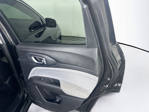 Used 2022 Jeep Compass Latitude image 28