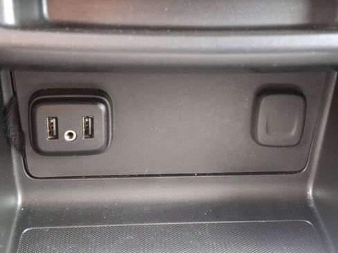 Used 2022 Chevrolet Colorado LT w/ LT Convenience Package image 24