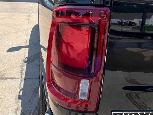 New 2025 RAM 2500 Big Horn AWD/4WD image 14