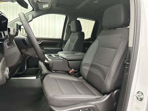 Used 2025 Chevrolet Silverado 1500 LT AWD/4WD image 16