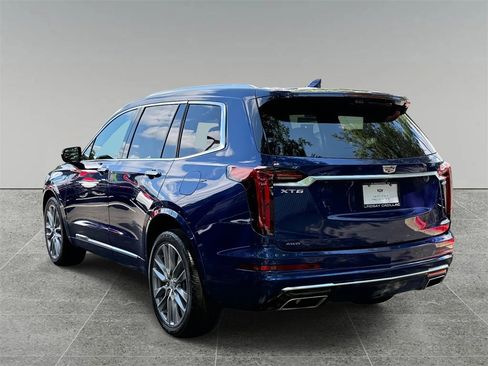 Certified 2025 Cadillac XT6 Premium Luxury w/ Platinum Package image 12