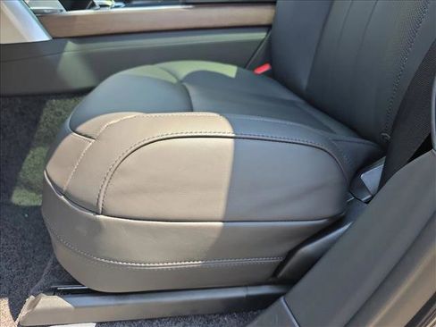New 2025 Land Rover Range Rover Long Wheelbase SE image 29