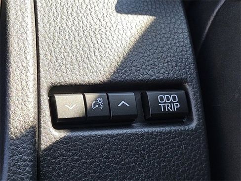 New 2026 Toyota Prius SE image 30