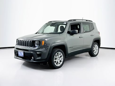 Used 2022 Jeep Renegade Latitude AWD/4WD image 1