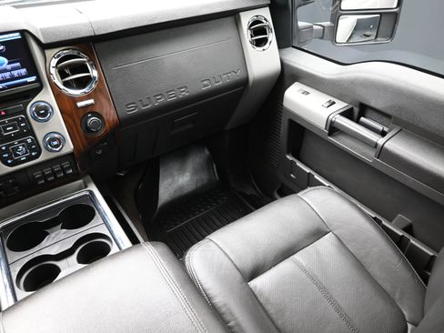 Used 2014 Ford F350 Lariat w/ Lariat Ultimate Package AWD/4WD image 36