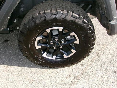 Used 2025 Jeep Wrangler Unlimited Rubicon 4xe w/ Safety Group AWD/4WD image 8