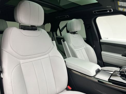 Certified 2025 Land Rover Range Rover Sport SE AWD/4WD image 18