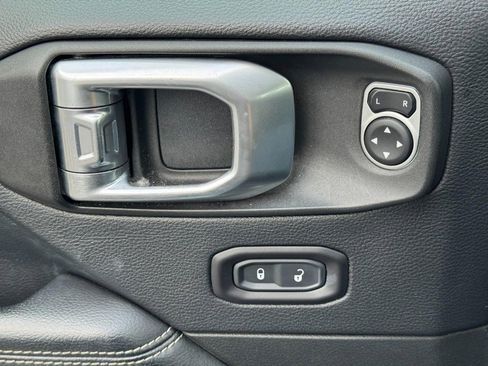 Used 2018 Jeep Wrangler Unlimited Sahara w/ Dual Top Group image 25