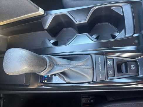 Used 2025 Toyota Camry LE image 39