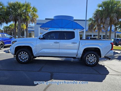 Used 2024 Toyota Tacoma Limited w/ Limited Package (LT) image 2