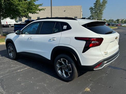 New 2026 Chevrolet Trax LT w/ Driver Confidence Package FWD image 29