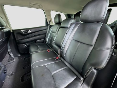 Used 2017 Nissan Pathfinder SL image 24