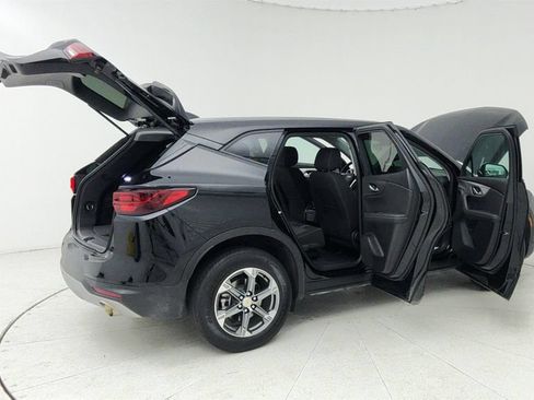 Used 2025 Chevrolet Blazer LT FWD image 12