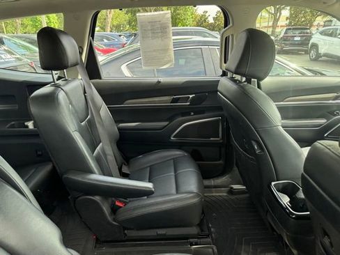 Certified 2022 Kia Telluride SX w/ Nightfall Edition Package AWD/4WD image 6