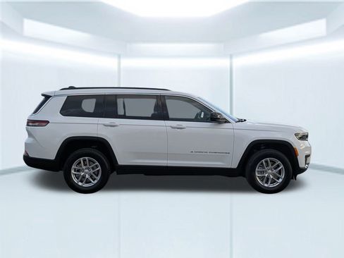New 2025 Jeep Grand Cherokee L Laredo image 8