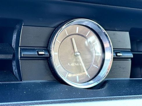 Used 2016 Lexus ES 350 w/ Luxury Package w/Wood Trim image 16