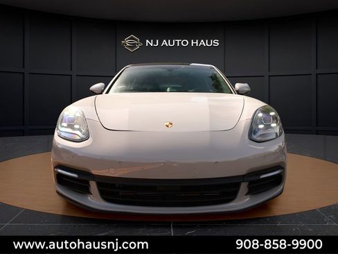 Used 2020 Porsche Panamera RWD image 3
