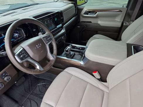 Used 2025 Chevrolet Silverado 1500 LT Trail Boss w/ Convenience Package II AWD/4WD image 20
