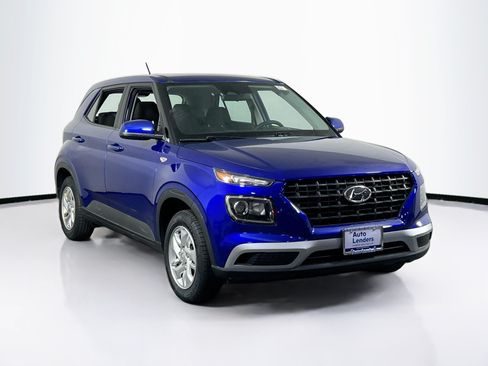 Used 2023 Hyundai Venue SE FWD image 3