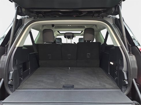 Used 2025 Ford Expedition Max Platinum w/ Driver's Package image 16