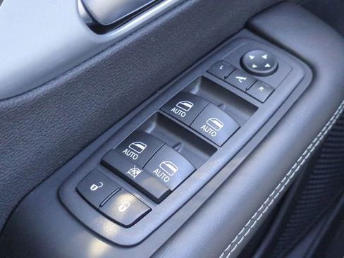 New 2026 Chrysler Pacifica Limited w/ S Appearance Package image 24