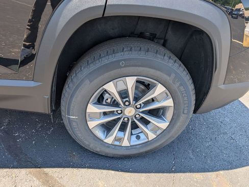 New 2026 Chevrolet Equinox LT w/ Convenience Package II AWD/4WD image 23