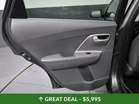 Used 2018 Kia Niro LX FWD image 24