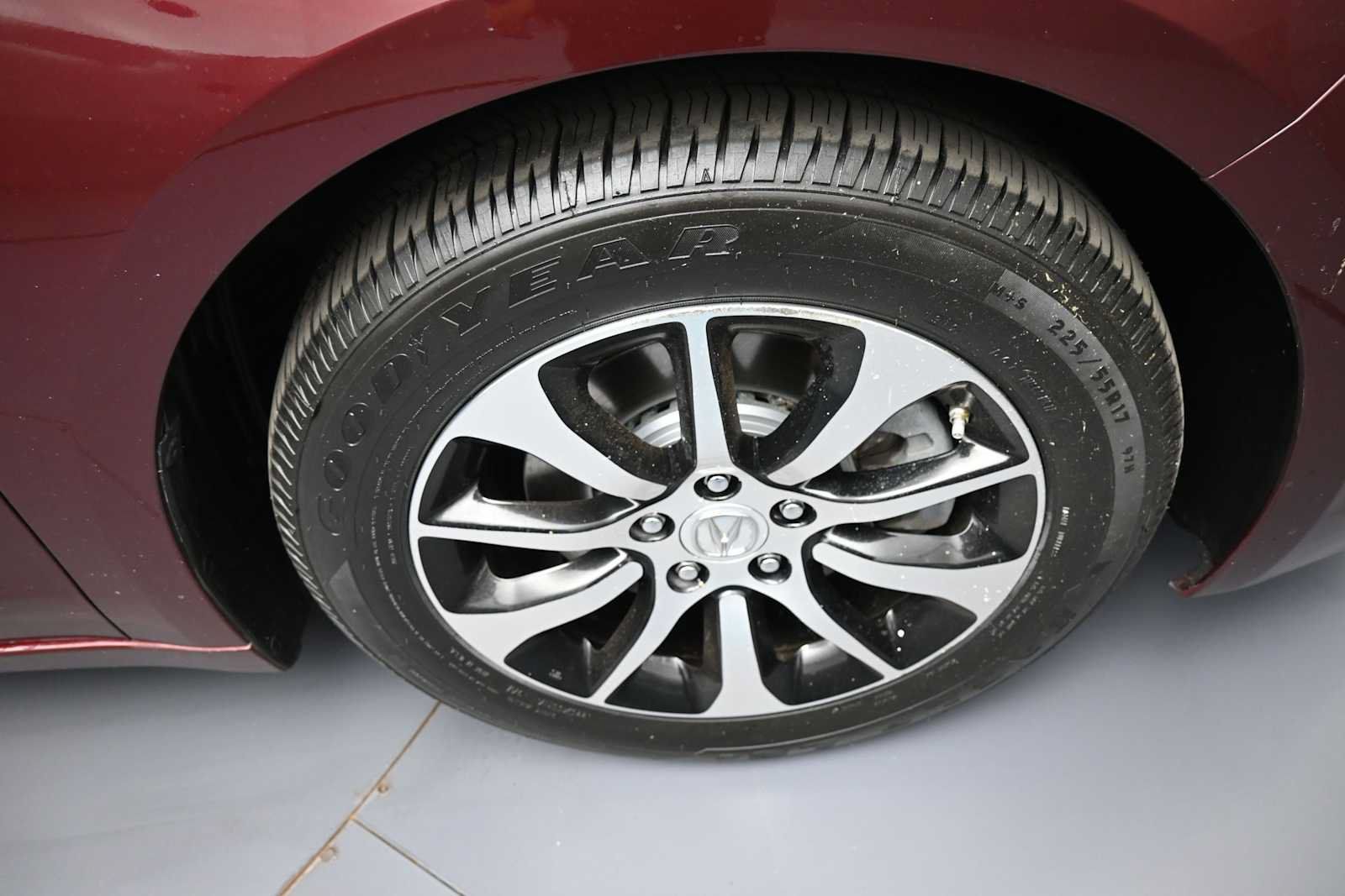 Used 2015 Acura TLX w/ Technology Package FWD image 13